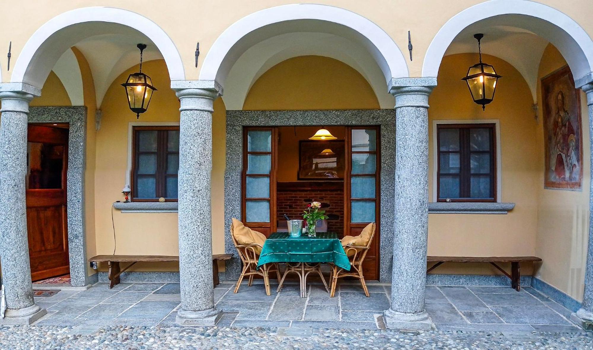 Casa Borgo Apartment Cannobio Exterior photo